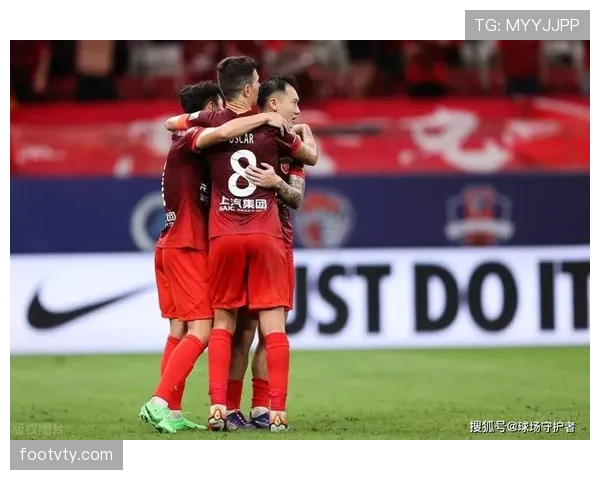 上海海港近期比赛状态观察,球队阵容磨合与进攻效率有待提升。 上海海港近期比赛状态观察,球队阵容磨合与进攻效率有待提升。